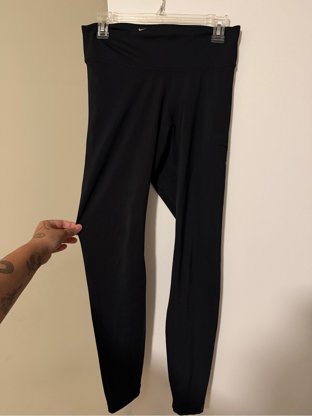 Nike Black High-Rise Athletic Leggings with Subtle Swoosh